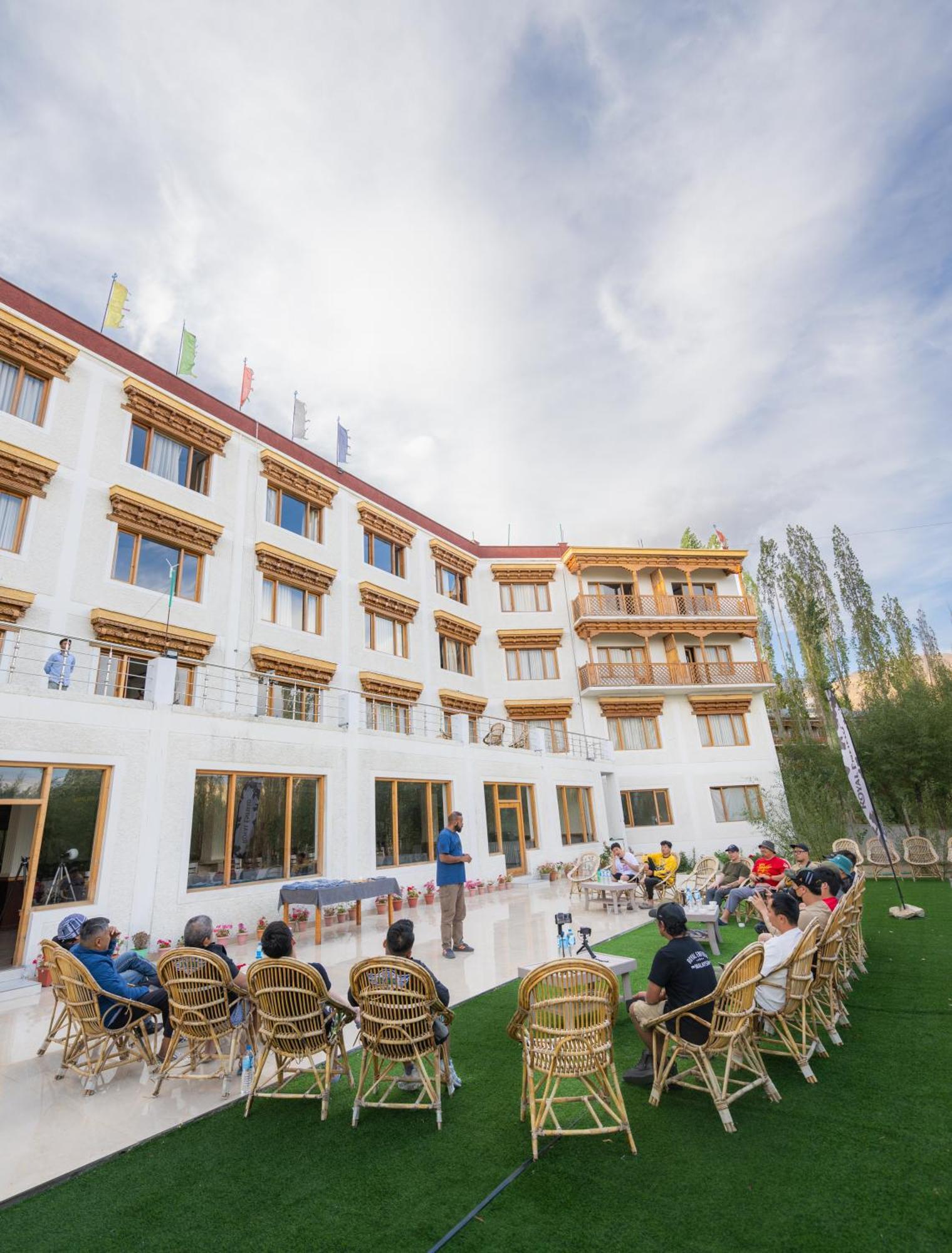 Hotel Deskitsal Leh Exterior photo